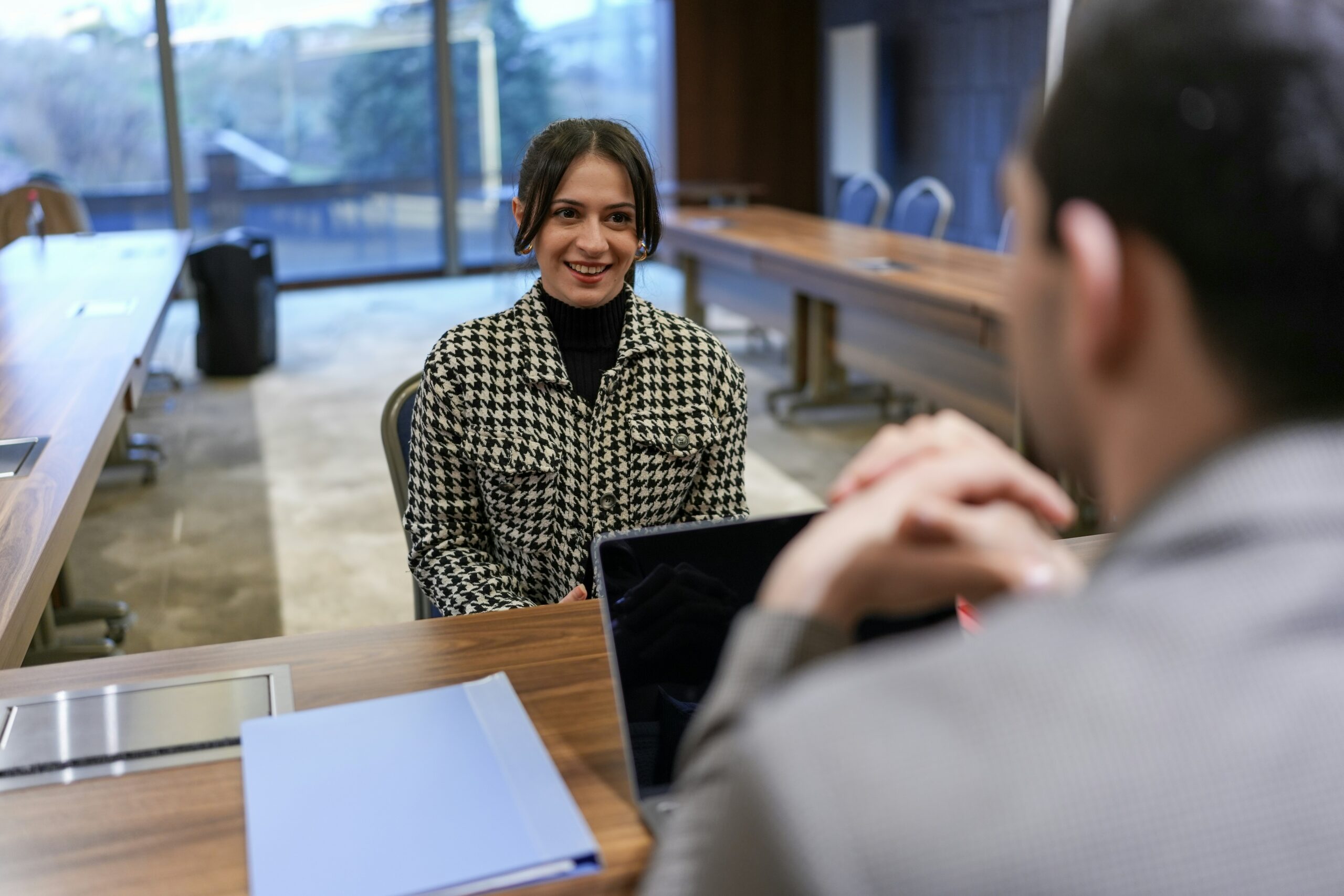 Offre d’emploi : jouer la montre – pour ou contre ?